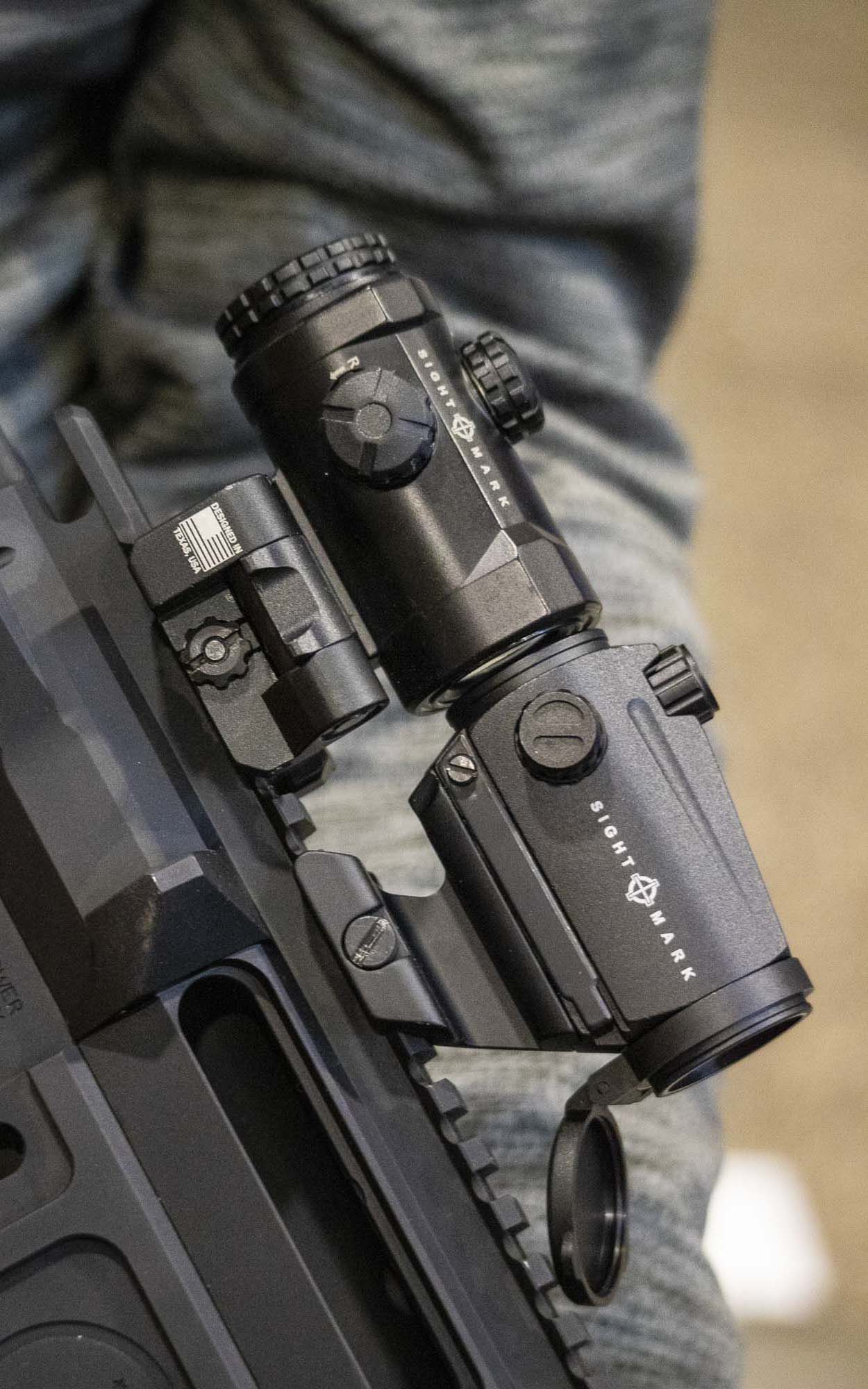 Sightmark XTM-3, the world's smallest magnifier | GUNSweek.com