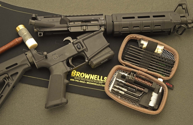 Manufactured by Real Avid and available worldwide through Brownells, this cleaning kit is specifically conceived for AR-15 type rifles and carbines