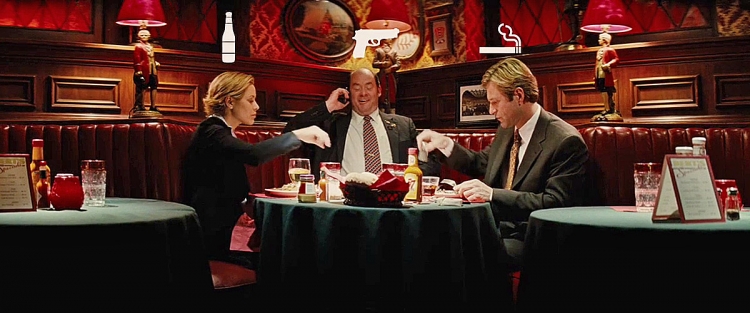 Nel film "Thank you for smoking" (2005), i tre "deplorevoli" pericoli per della società – alcol, armi e tabacco – erano rappresentati dagli attori Maria Bello, David Koechner e Aaron Eckhart