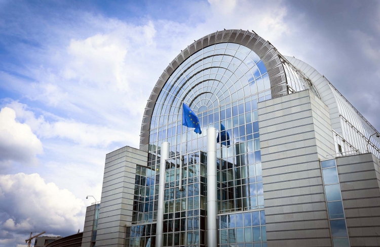 La conferenza sarà tenuta proprio "a casa" dell'Europarlamento, presso l'edificio Paul-Henri Spaak di Bruxelles