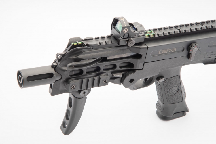 The top rail allows the use of Red Dot sights, like this Sightmark Mini Shot M-Spec