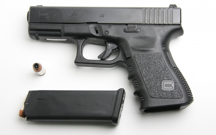 As of today, FBI agents have been using the Glock 22 and Glock 23 pistols in .40 Smith & Wesson caliber