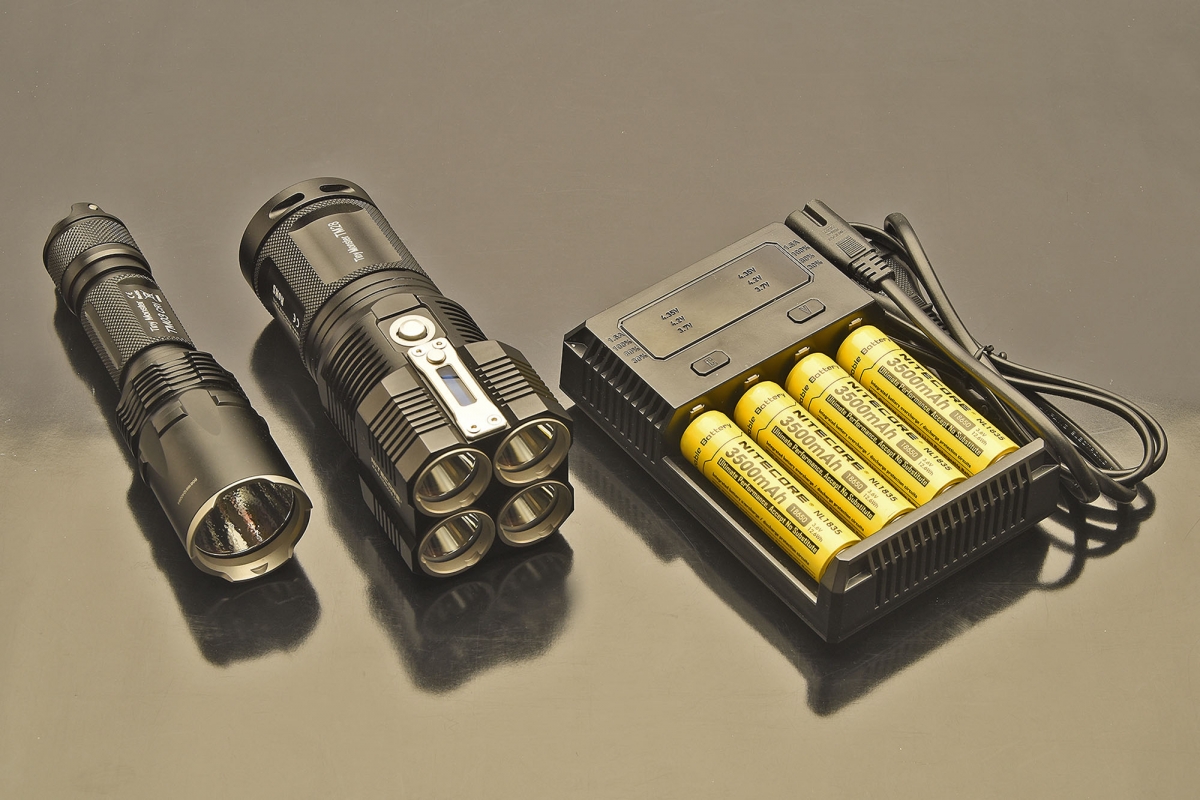 Il nuovo caricabatterie rapido Nitecore New i4 è il compagno ideale per qualunque tipo di torcia ad alta potenza