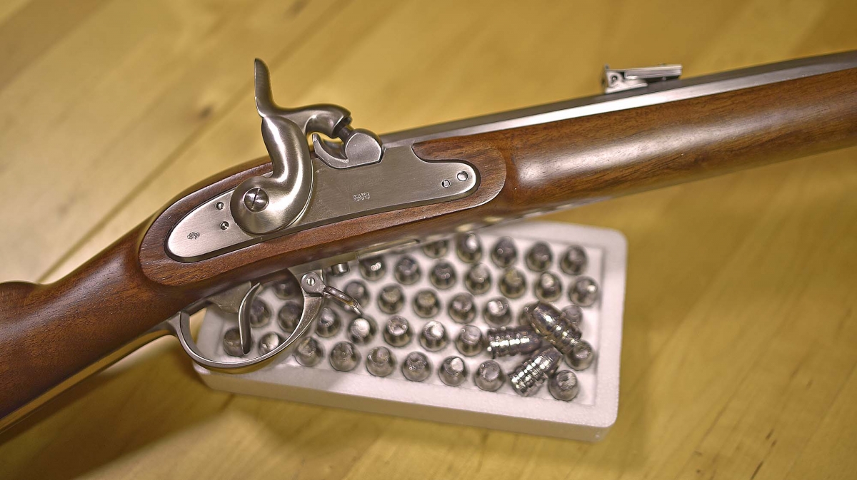La moderna replica di un importante arma storica, un Lorenz 1854 di Pedersoli: questo genere di fucili (di libera vendita) utilizza esclusivamente proiettili in piombo