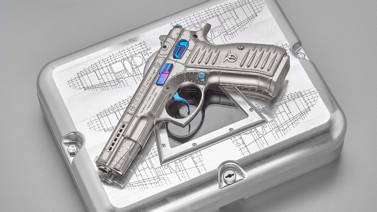 CZ 75 RAF, a limited edition pistol dedicated to the Battle of Britain CZ 75 RAF, a limited edition pistol dedicated to the Battle of Britain