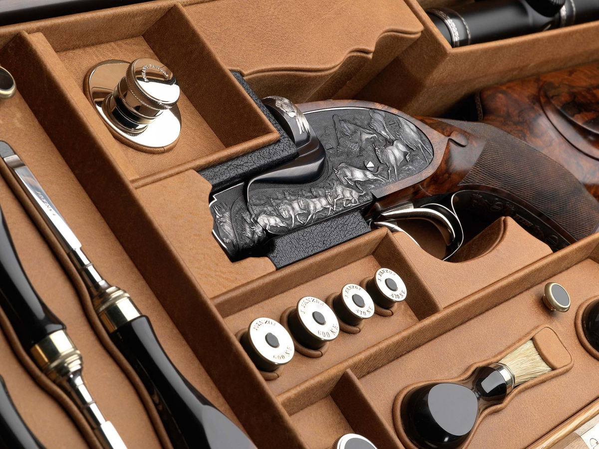 Fanzoj "The Great Migration" Express Rifle: detail of the precious case