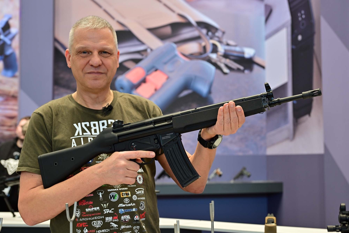 UMAREX Heckler &amp; Koch HK-33, la replica soft-air ufficiale