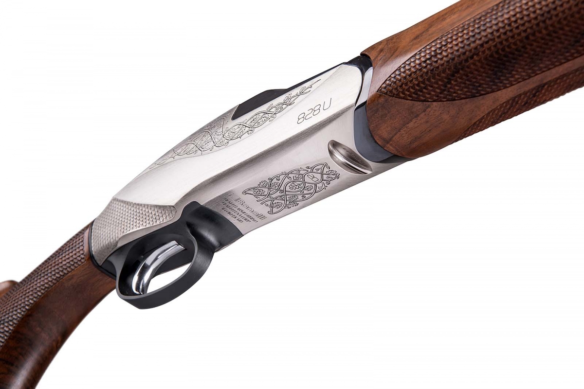 Fast, well-balanced and instinctive, the Benelli 828 U 20-gauge over-and-under shotgun offers great performance and fast target alignment