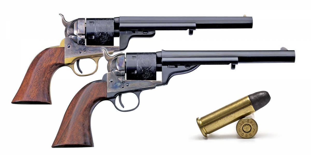 Oggi il .38 Special è anche camerato nelle repliche storiche di modelli originali a retrocarica come questi due revolver Uberti: una conversione Colt Navy 1851 Richards-Mason e un Colt 1872 Open Top