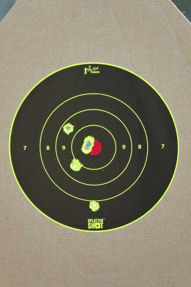 Despite the aiming difficulties with the open iron sights of the Glock, at 10 meters you can anyway reach some results