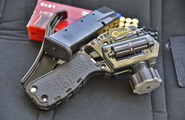 The Caldwell Mag Charger Universal Pistol Loader is conceived for single-stack and double-stack handgun magazines