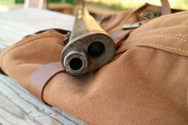 Vista posteriore della canna (dalla camera di cartuccia) del fucile smontato