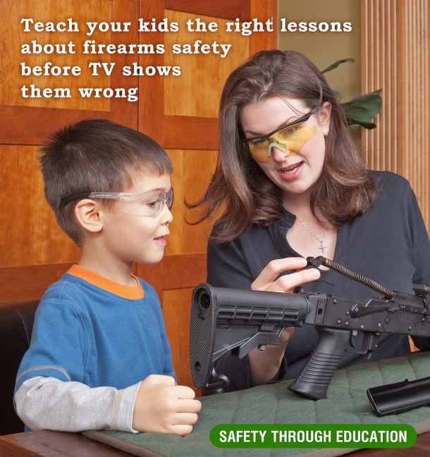 È compito di ogni genitore guidare i propri figli alla conoscenza delle armi e delle necessarie regole di sicurezza