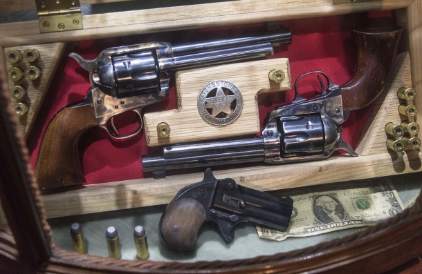 Due Colt 1873 di Uberti