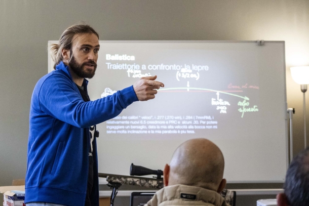 Corso di tiro a lunga distanza con i Cacciatori Giovani L'istruttore Francesco Del Corso