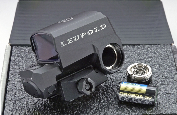 the Leupold LCO is fed by a single CR123A 3V lithium battery