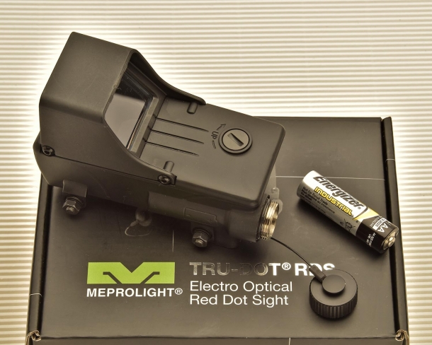 Il Meprolight Tru-Dot RDS funziona con una singola batteria stilo AA