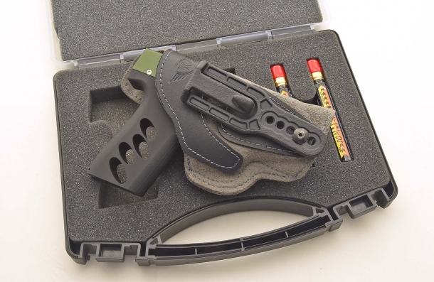 A concealed carry configuration: the Ace Co. Micro-Shot in a Radar 5074 "Invisible" IWB holster