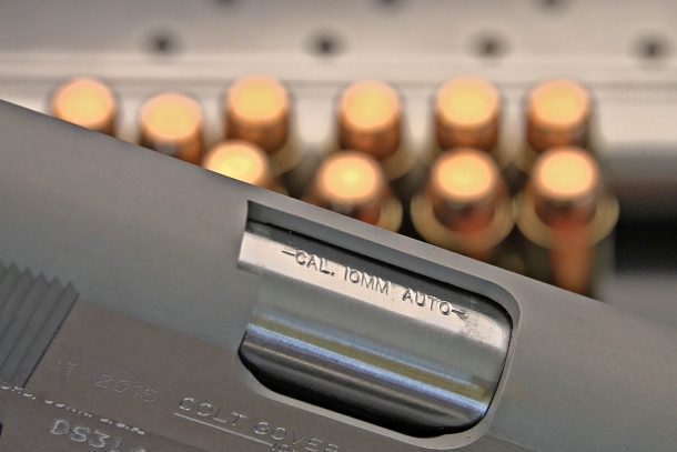 La finestra di espulsione mostra il calibro dell'arma, indicato sulla camera di cartuccia della pistola