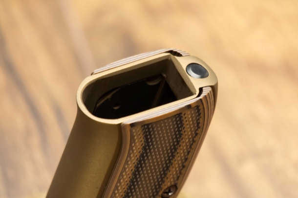 CZ 75: facciamo un lifting Il fusto con svaso per l'inserimento del caricatore.