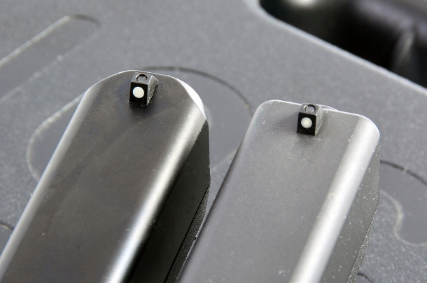 Restano invariati i mirini standard installati sulle Glock, muniti di riferimento "dot" 