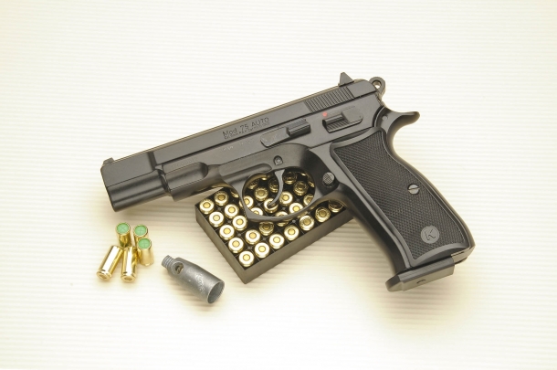 La Kimar 75 Auto è una pistola da segnalazione in calibro 9mm PAK