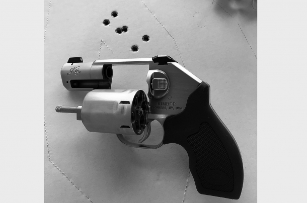 rosata ottenuta tirando a media velocità alla distanza di 7 metri con il revolver Kimber K6s calibro .357 Magnum