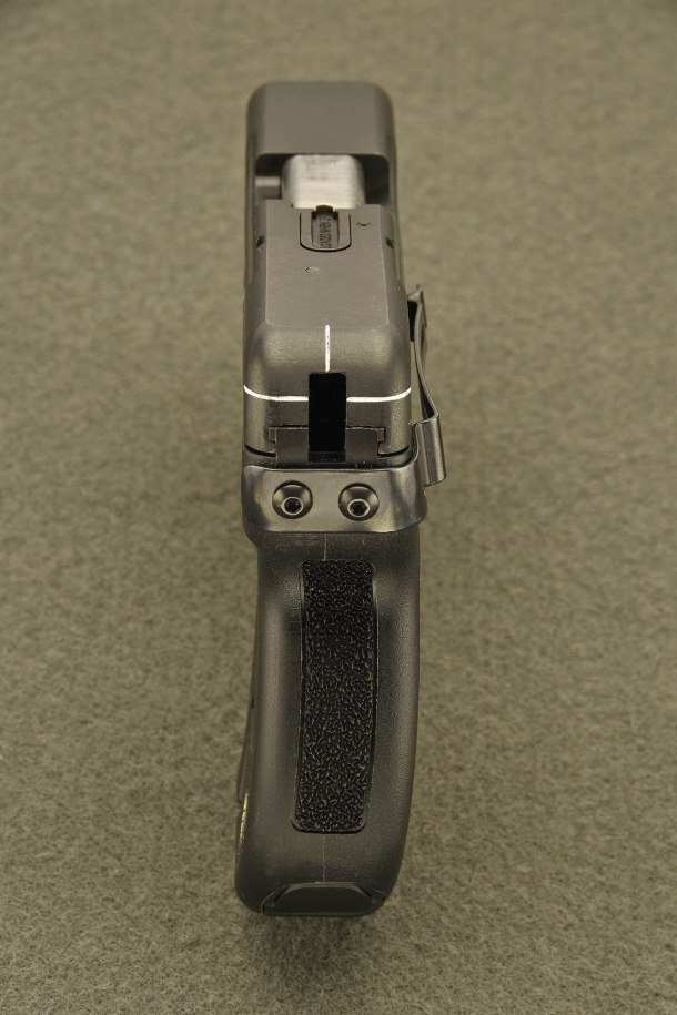 The Taurus Curve comes without iron sights: a white cross allows the user to align the bore axis with the intended target