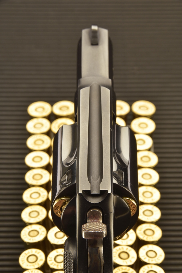 A view of the fixed sights of the Taurus 85 Defender revolver