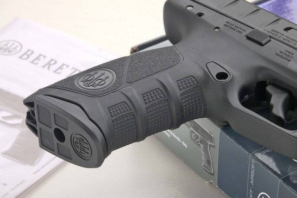 The Beretta logo is featured on the grip and on the magazine floorplate