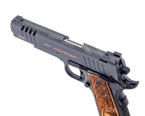 Auto-Ordnance 1911 USA 250th Anniversary, la pistola dell'anniversario