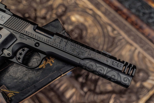 Cabot Guns Grail Guardian: una pistola da leggenda