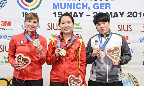 The 25m Pistol Woman podium, from left: Kostevich Olena (UKR), Jingjing Zhang (CHN), Naphaswan Yangpaiboon (THA). All of them with Pardini guns