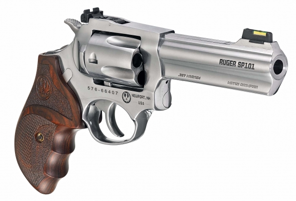 The Ruger SP101 Match Champion also features a 5-shots cylinder and a 4.2" barrel