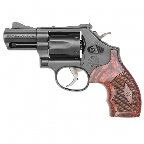 Smith & Wesson Model 19 Performance Center Carry Comp revolver with 2.5" barrel – left side