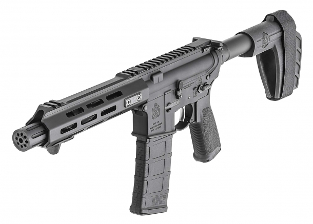 La SAINT AR-15 Pistol presenta un'astina in alluminio flottante M-LOK concepita dalla Springfield Armory