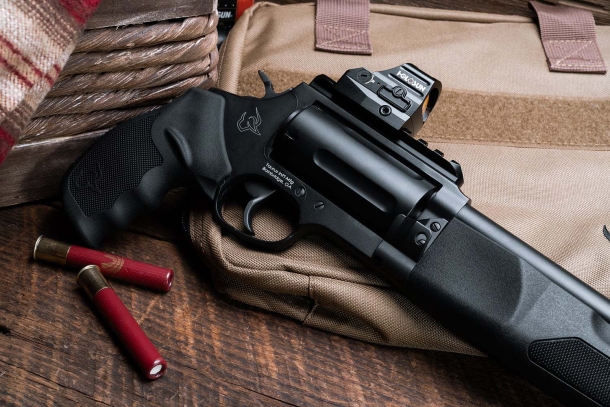 Taurus Judge Home Defender: the Big one | GUNSweek.com