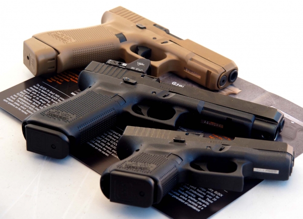 Le Glock 26 e Glock 34 a confronto con la nuova Glock 19X al poligono dell'Industry Day