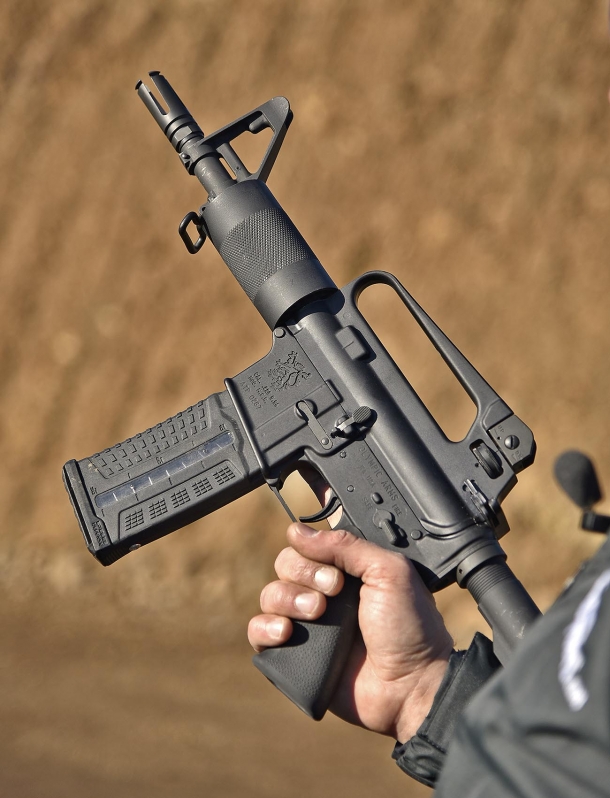 Il compatto Olympic Arms K23B Stubby: date le sue dimensioni, è classificato come arma corta
