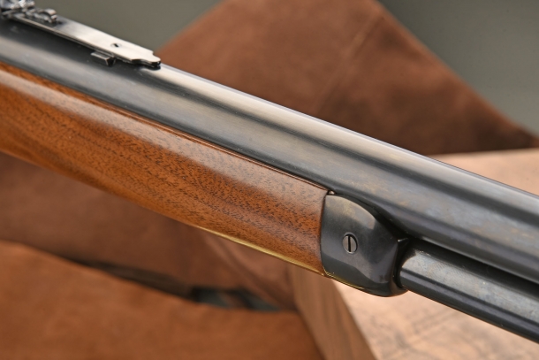 The round barrel is one of the distinctive elements of the Pedersoli 1886 Sporting Classic rifle