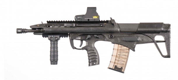The BR18-AR (Automatic Rifle) is lighter and simpler than the BMCR prototype, making it easier and less expensive to manufacture on a large scale