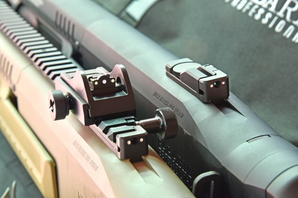 The LPA Ghost Ring rear sight (left) compared to the standard low-profile rear sight of the basic "Initial" models