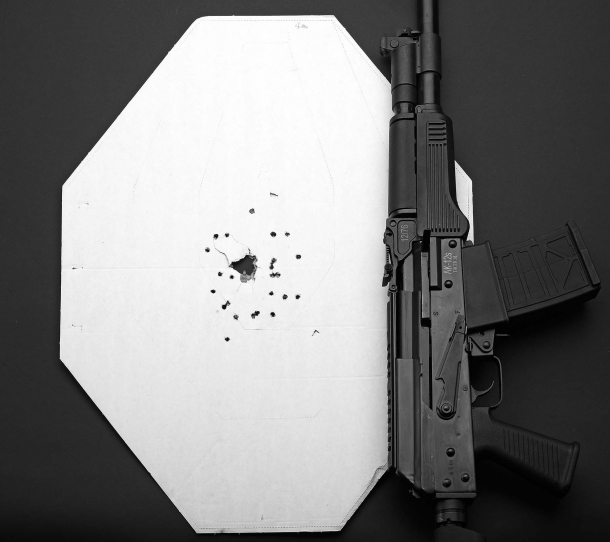 Accuracy test: single shot, pattern spread at a 4-meters distance