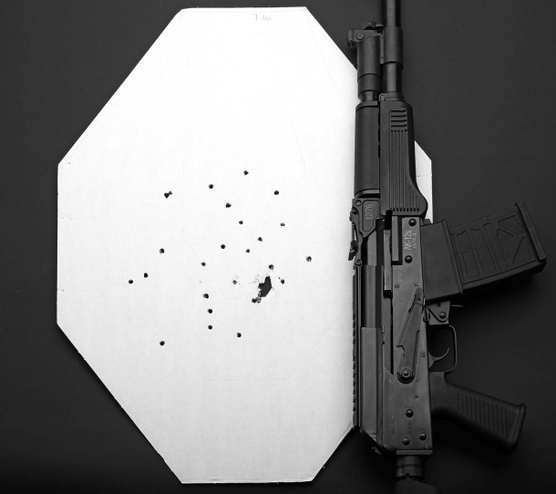 Accuracy test: single shot, pattern spread at a 7-meters distance