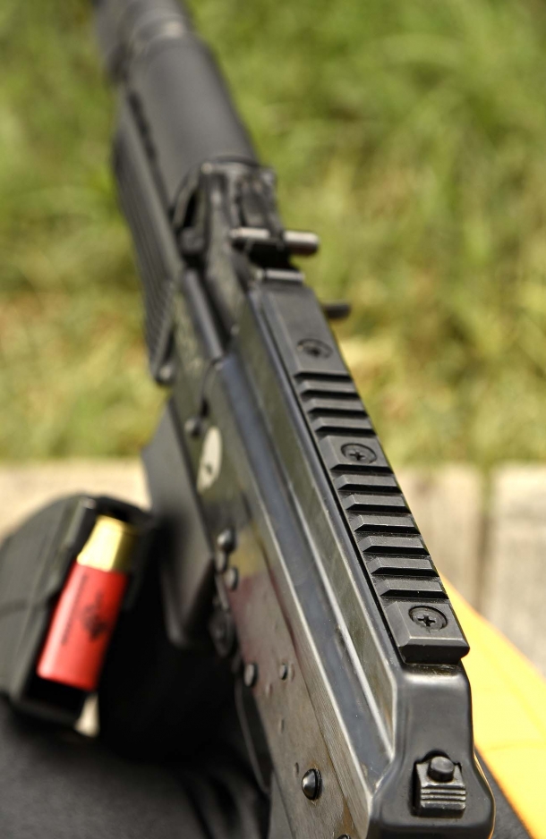 MIL-STD 1913 Picatinny on top cover of the AK-12s shotgun, for optical sights