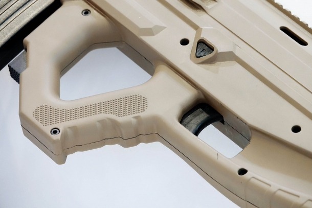 The Uzkon UNG-12 semi-automatic shotgun offers intuitive controls