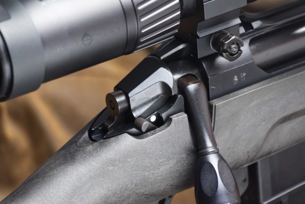 2 positions safety engaged: the rifle can't shoot and the bolt is locked