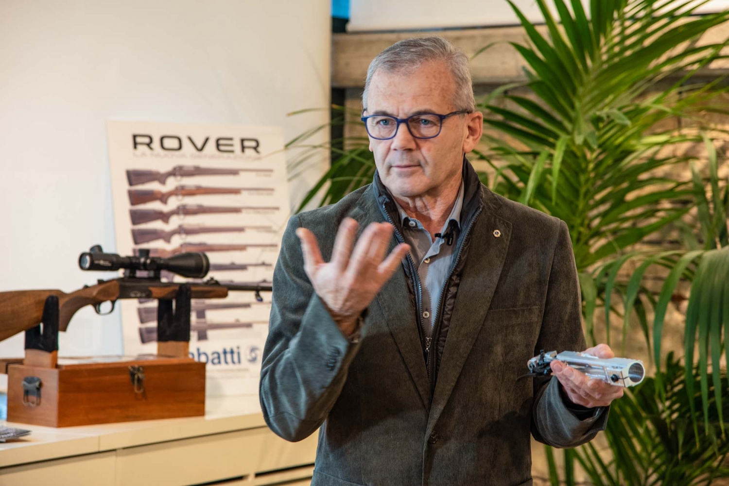 L'Ing. Emanuele Sabatti, durante la presentazione della nuova famiglia di carabine Sabatti Rover