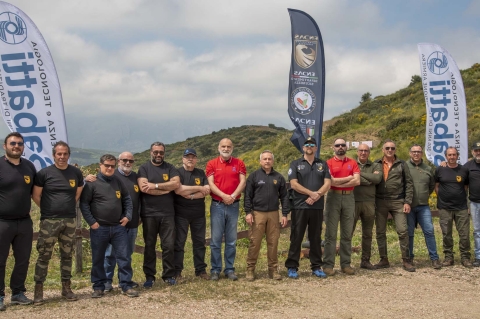 Foto di gruppo con gli istruttori Sabatti ed ENDAS/Dipartimento Sicurezza e alcuni dei partecipanti