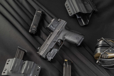 CZ P10C Ported: a new compensated striker-fire pistol